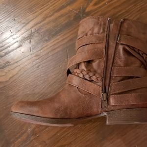 Never worn Brown strappy boots